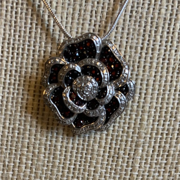 Garnet/SS Rose necklace. Antique look - Picture 7 of 9